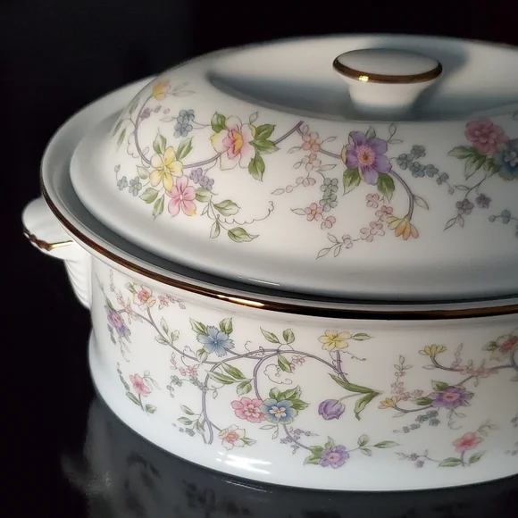 "Corona" Gold Trim 2Qt Casserole Dish Andrea by Sadek - Picture 14 of 15